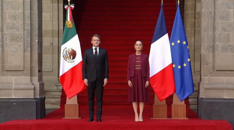 La presidenta de México, Claudia Sheinbaum, y su homólogo de Francia, Emmanuel Macron, en Palacio Nacional.