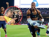 Willer Ditta se hizo de palabras con aficionado de Pumas.