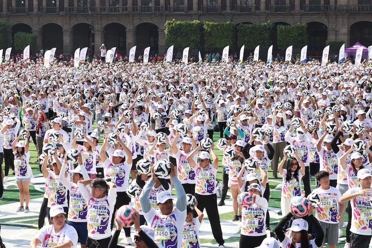 Participantes en el Zócalo.