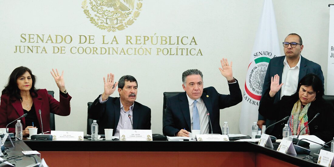 Sesión en comisiones unidas de Justicia y Estudios Legislativos del Senado, ayer.