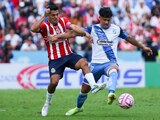 Una acción del Puebla vs Chivas, repesca del Apertura 2022 de la Liga MX.