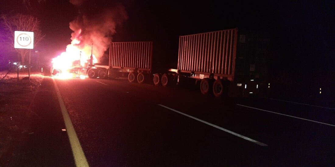 Tráileres fueron incendiados el 13 de marzo por grupos criminales en Colima.