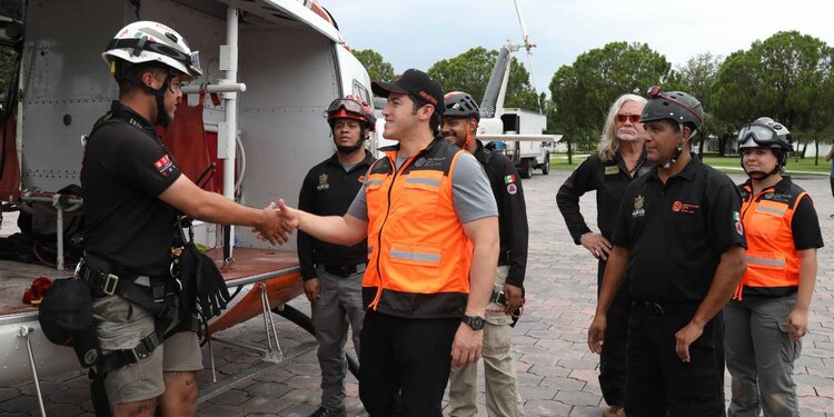 Durante el operativo también se rescató a una familia que se encontraba varada en la comunidad “Los Carranza” en este municipio.
