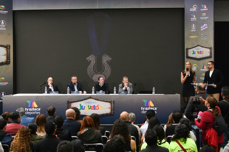 La presentación de la Carrera Juguetón en las instalaciones de TV Azteca