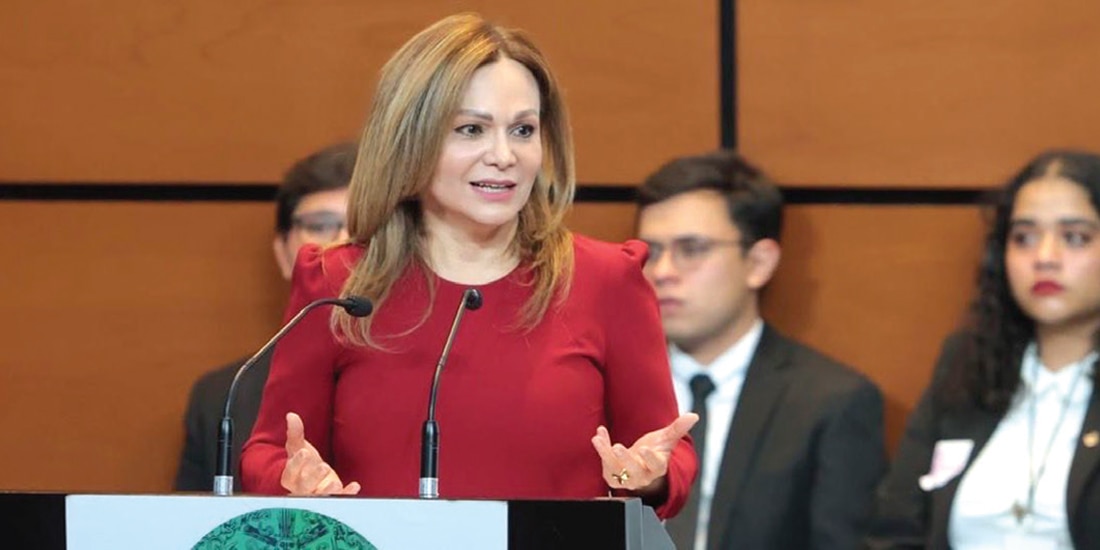 CLAUDIA VALLE Aguilasocho, ayer, en el Foro Parlamento Juvenil. 2ª Edición