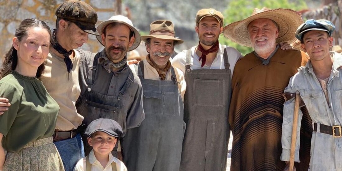 Parte del elenco de la cinta de Raúl Román.