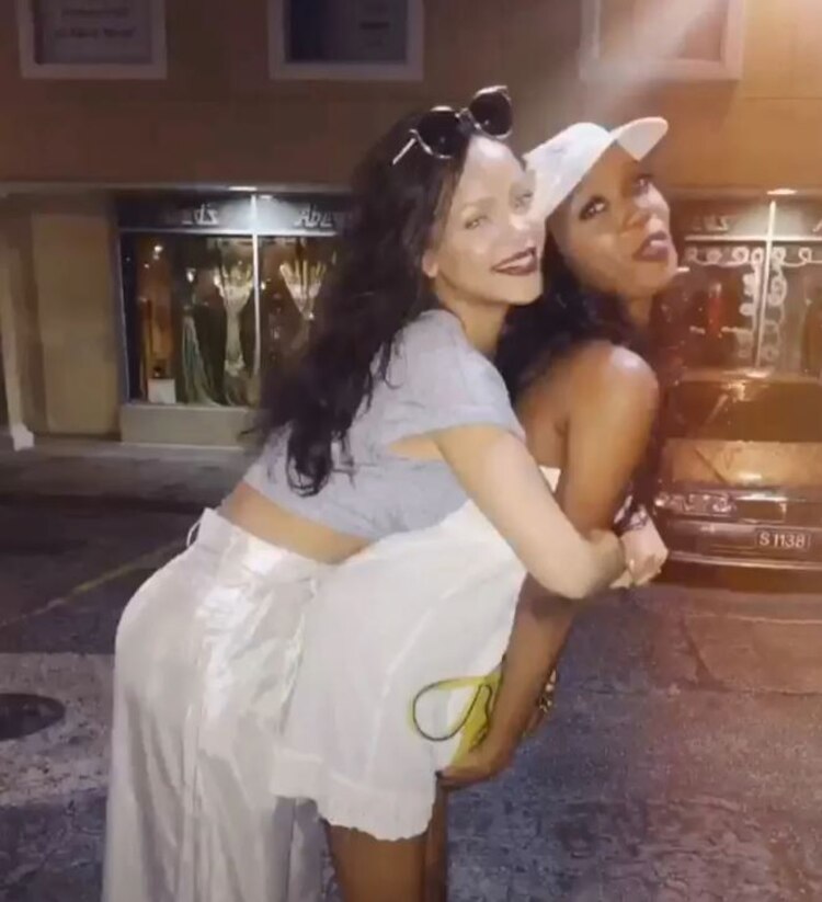 Rihanna y su prima