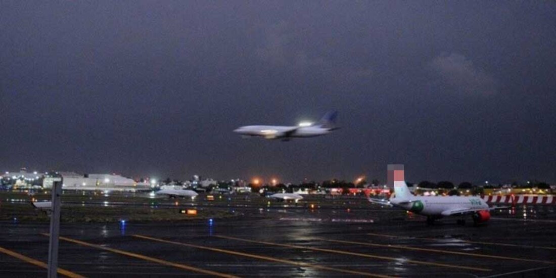 Cierran pista en AICM por lluvia; 'algunas operaciones afectadas', reporta Aeroméxico