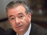 Alejandro Díaz de León gobernador del Banco de México.