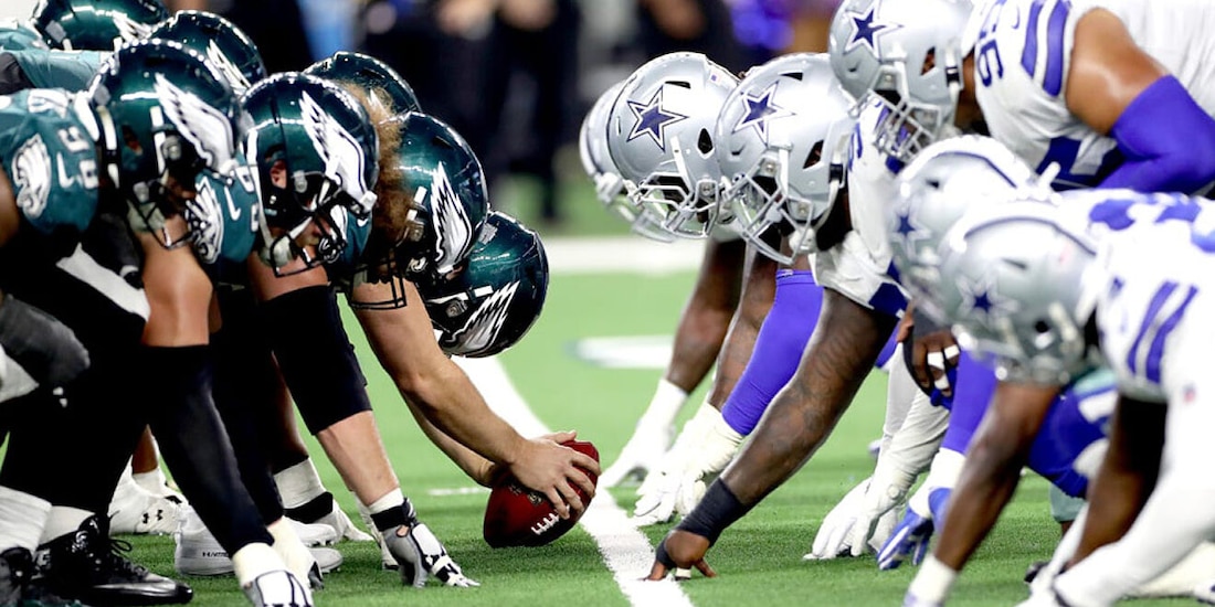 Una acción del Eagles vs Cowboys de la Temporada 2020 de la NFL