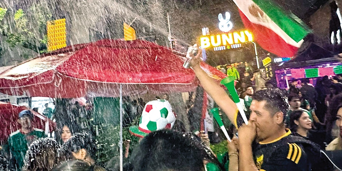 ...Y en el Ángel de la
Independencia, fiesta