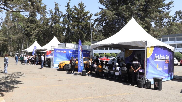 En las actividades, Ford también otorga a los participantes técnicas para evitar accidentes, ya sea como conductor de automóvil o bicicleta con medidas básicas como el uso del cinturón, evitar el exceso de velocidad y eliminar cualquier tipo de distracto
