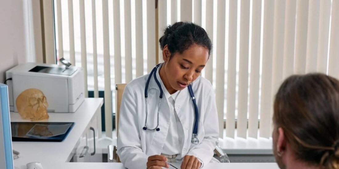 En la imagen ilustrativa, una consulta médica