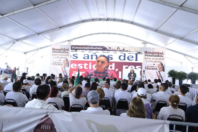 El gobernador Américo Villarreal Anaya y la doctora María de Villarreal encabezaron el masivo enlace virtual desde la capital de Tamaulipas.