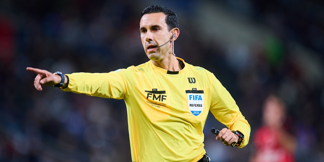 El árbitro César Arturo Ramos no puede salir de Medio Oriente para regresar a México.