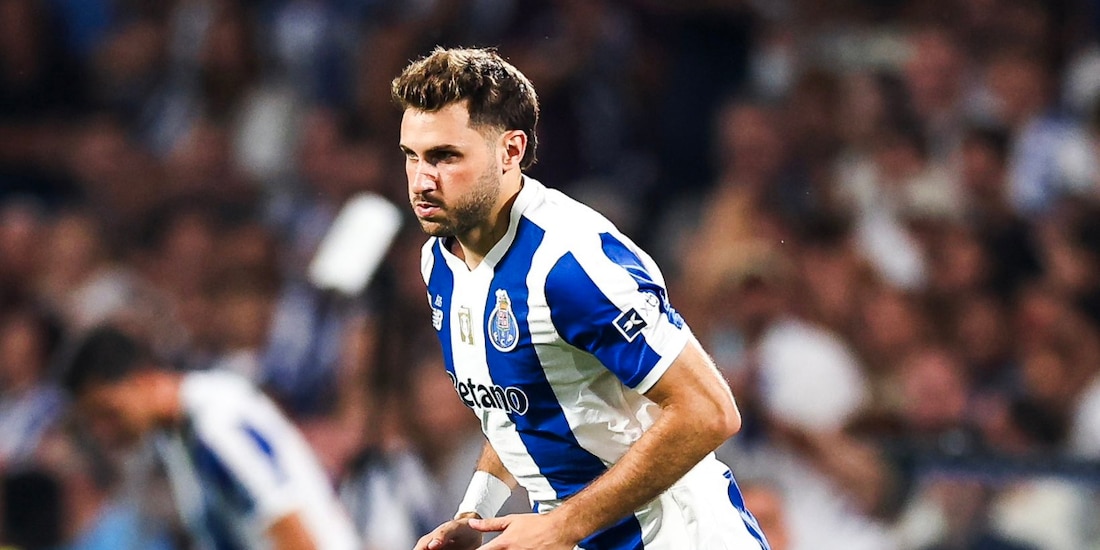 Santiago Gimenez tuvo sus primeros minutos con el Porto.