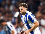 Santiago Gimenez tuvo sus primeros minutos con el Porto.