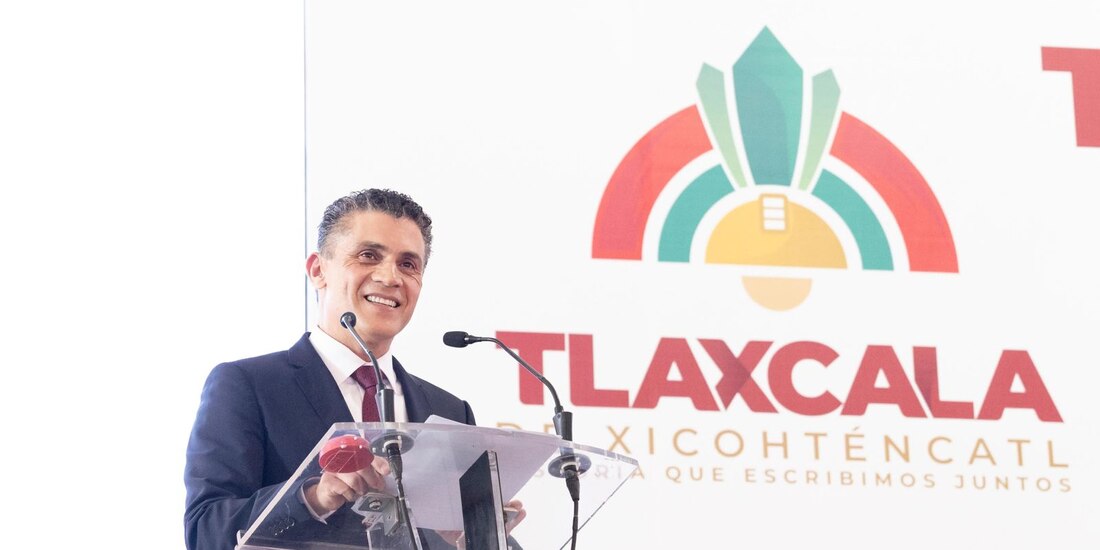 Alfonso Sánchez García toma protesta como presidente municipal de Tlaxcala.