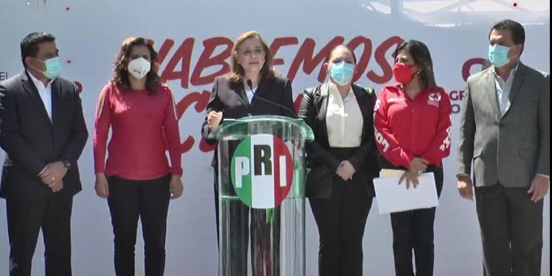 Graciela Ortíz en conferencia de prensa tras su registro como candidata.