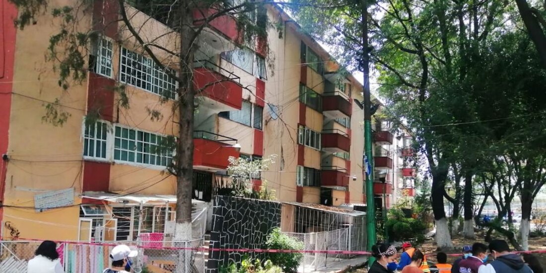 Al menos 50 familias fueron desalojadas tras quedar dañado la Unidad Habitación Lindavista Vallejo.