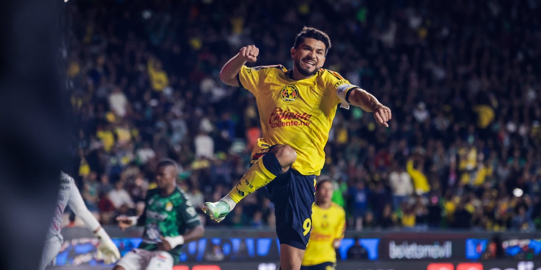Henry Martín celebra su gol en el triunfo del América sobre el León.