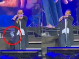 Marc Anthony pide aguardiente en un show... y le dan un botellazo (VIDEO)