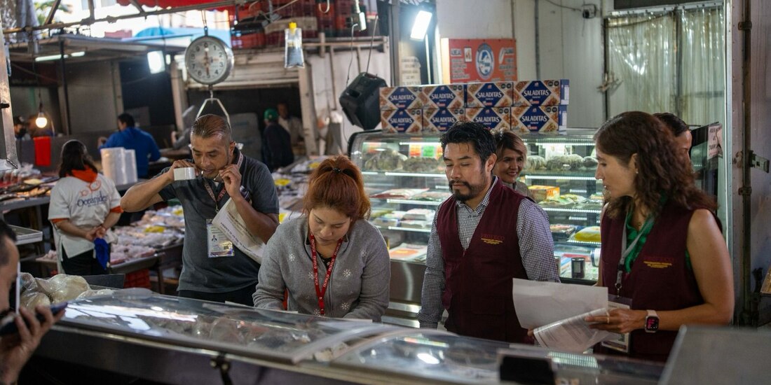 Personal de la Procuraduría Federal del Consumidor.