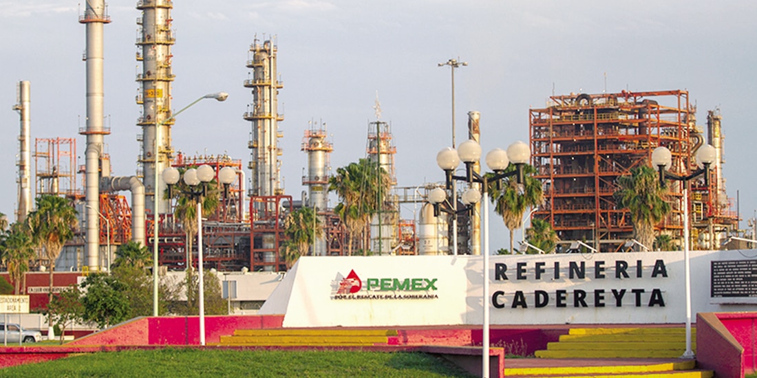 La refinería de Cadereyta, entre los principales complejos de abastecimiento del norte del país, ayer