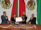 Himnos y reconocimientos resaltan historia y compromiso del Colegio Militar en su bicentenario.