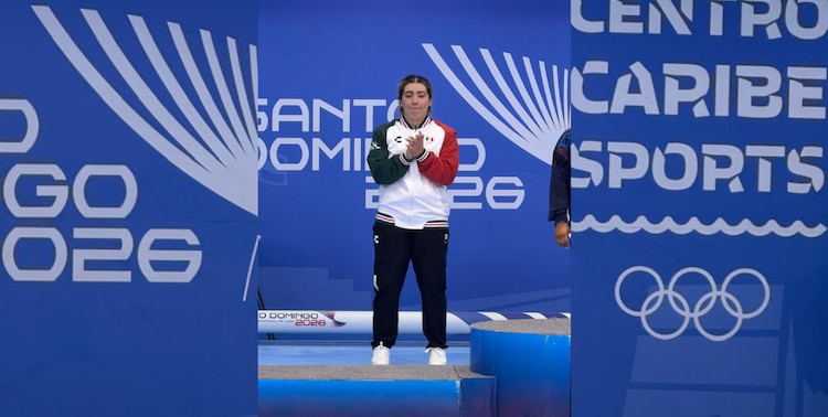 Aremi Fuentes durante la premiación en Santo Domingo.