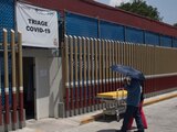 Zona de ingreso para pacientes con síntomas relacionados al COVID en un hospital.