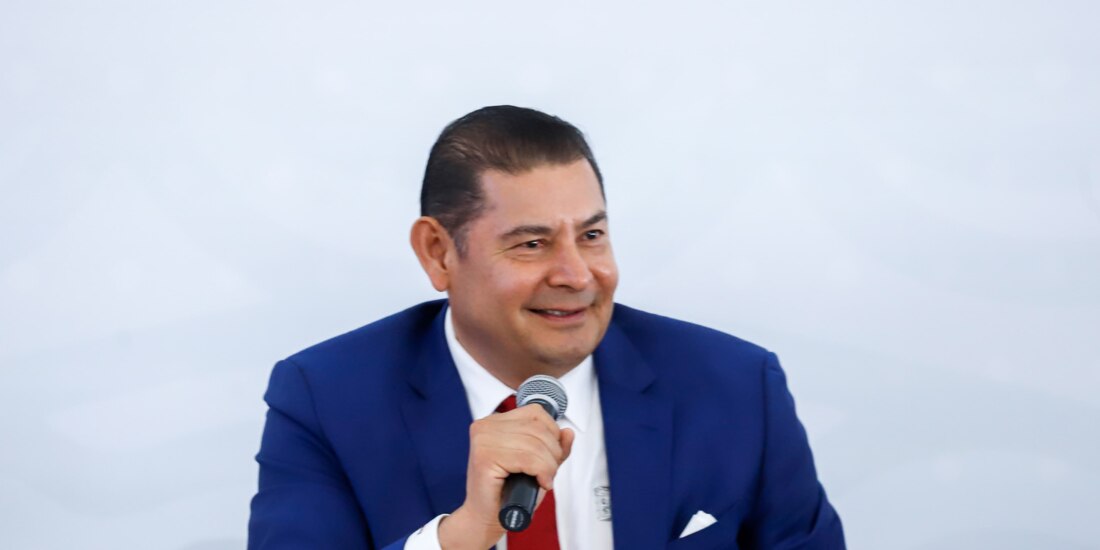 El Gobernador de Puebla, Alejandro Armenta.