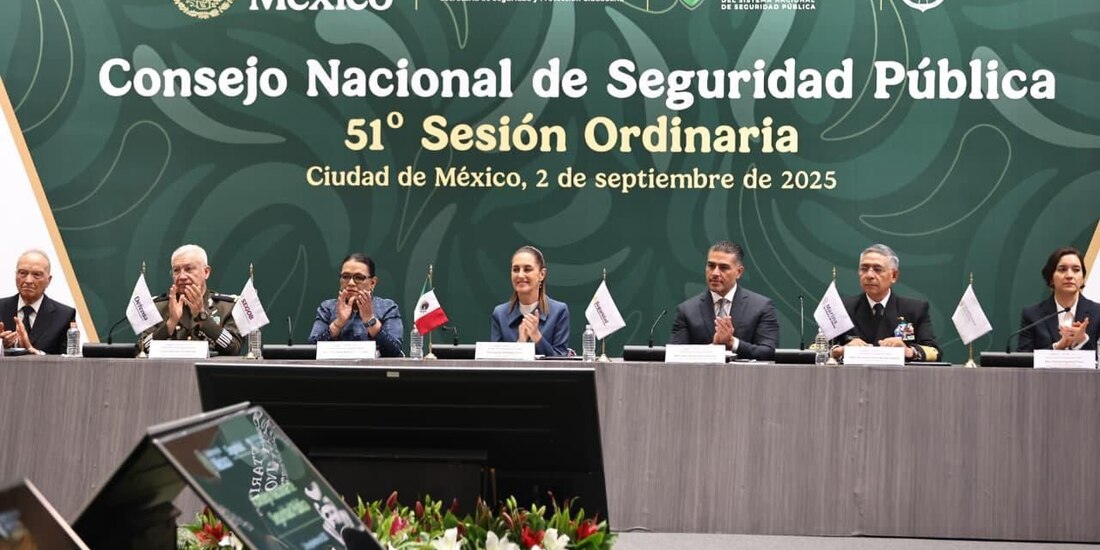 La Presidenta de México con integrantes del gabinete de Seguridad.