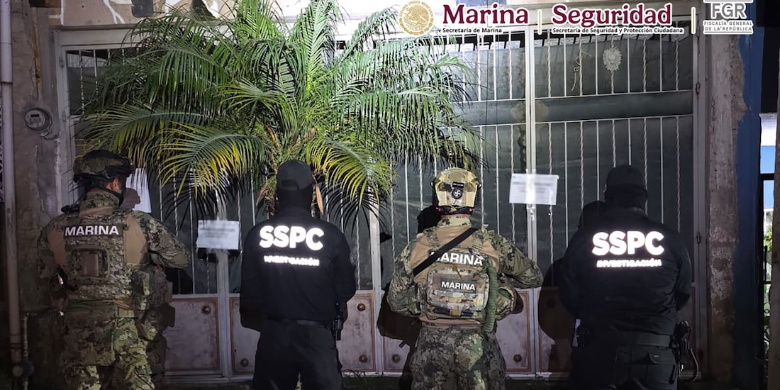 Autoridades federales desmantelan narcolaboratorio en colonia Mesa Colorada de Zapopan, Jalisco.
