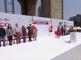 Presidenta Claudia Sheinbaum en el templete del evento, acompañada de integrantes de su gabinete.
