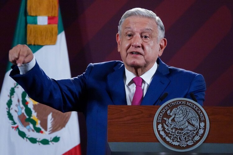 AMLO critica que oposición aún no tenga claridad sobre proceso interno.