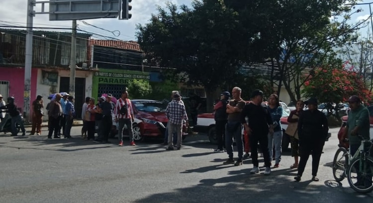 Bloqueo de Calzada Símbolos Patrios