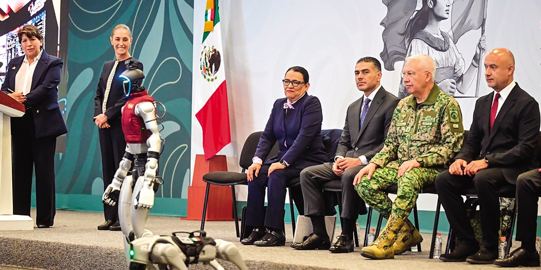 se presentó ayer a “CeCi”, un robot humanoide con inteligencia artificial, diseñado para apoyar las operaciones del centro de seguridad, y a un robot canino identificado como “K5” Arma l, proyectado para incorporarse a operativos de alto riesgo, como parte de la modernización del C5.