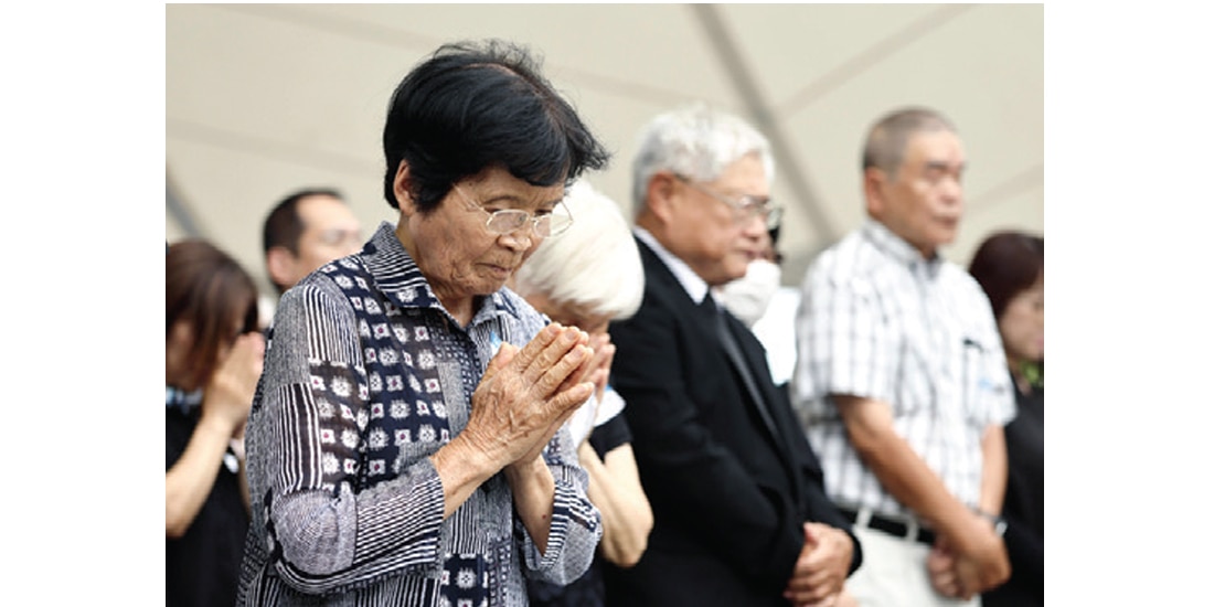 ASISTENTES a la ceremonia del 81 aniversario del ataque a Nagasaki, ayer