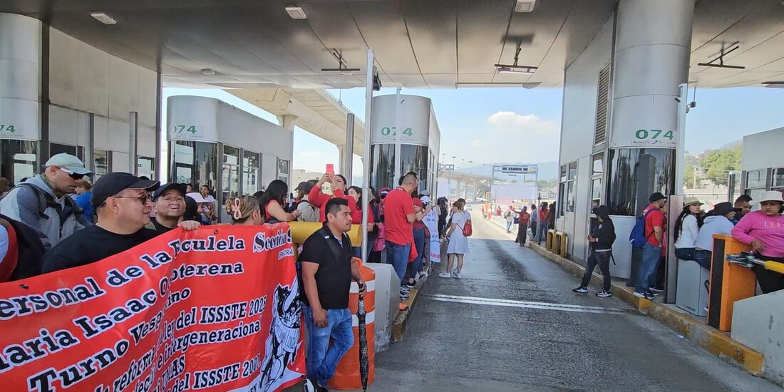 Profesores disidentes bloquearon ayer accesos a la CDMX.