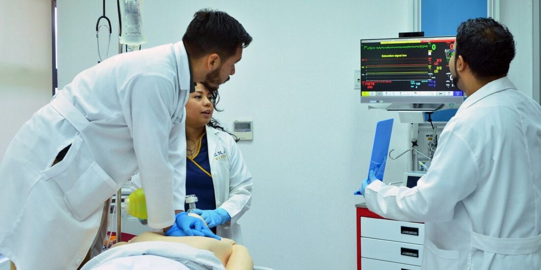 La senadora del PAN, Alejandra Reynoso, criticó que se hagan anuncios espectaculares sobre becas.