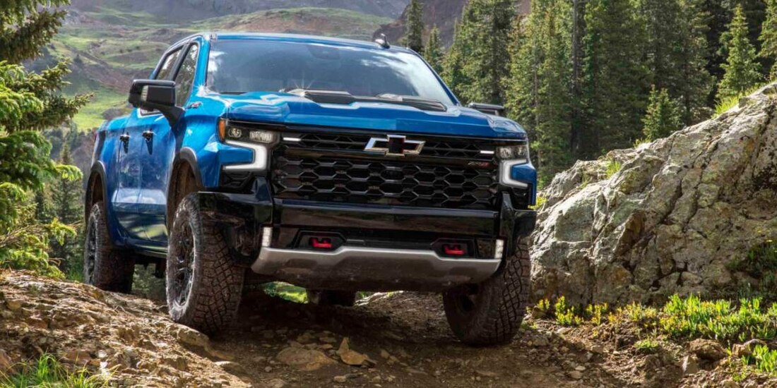 Los cambios incluyen una pantalla táctil de 13.4’’, estándar en los modelos LT, RST, ZR2, LTZ y High Country.