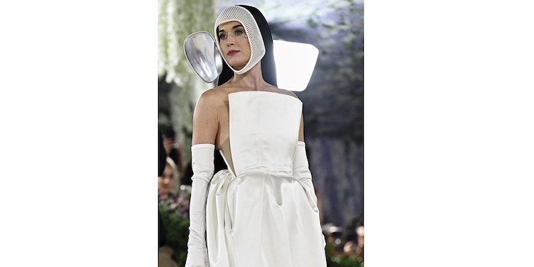 KATY PERRY se arriesgó con Stella McCartney.