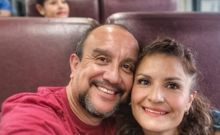 Israel Gallegos publicó una foto en redes donde anunció que viajaba en el Interurbano.