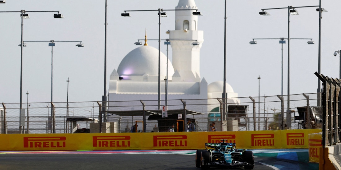 El Aston Martin de Lance Stroll durante el Gran Premio de Arabia Saudita de la F1 2025.