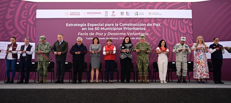 Delfina Gómez inauguró la Feria de Paz y Desarme Voluntario junto a representantes de los tres órdenes de gobierno