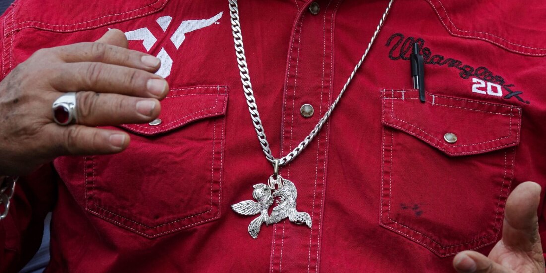 Un gallero, durante una protesta para exigir respeto a tradiciones, el 13 de febrero.