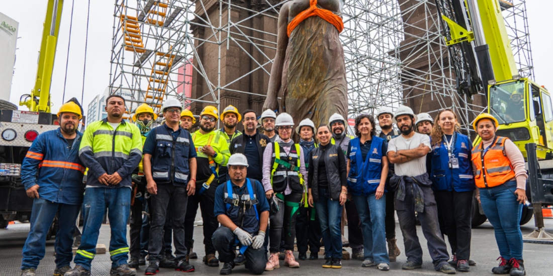El descenso y traslado de la Alegoría marca un paso clave en la recuperación del icónico monumento neoclásico.