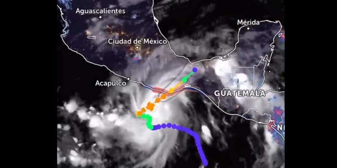 Huracán Agatha toca tierra en Oaxaca; advierten a ciudadanos que eviten salir