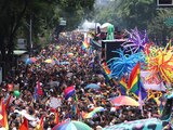 Miles de personas salen a manifestarse en la marcha del Orgullo este sábado